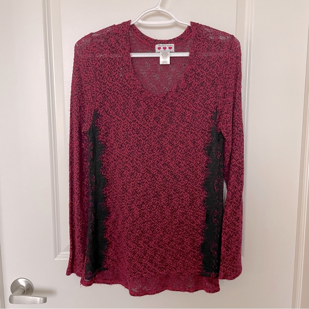 Three Pink Hearts Women’s Knit Red Black Lace Sweater Sz Small